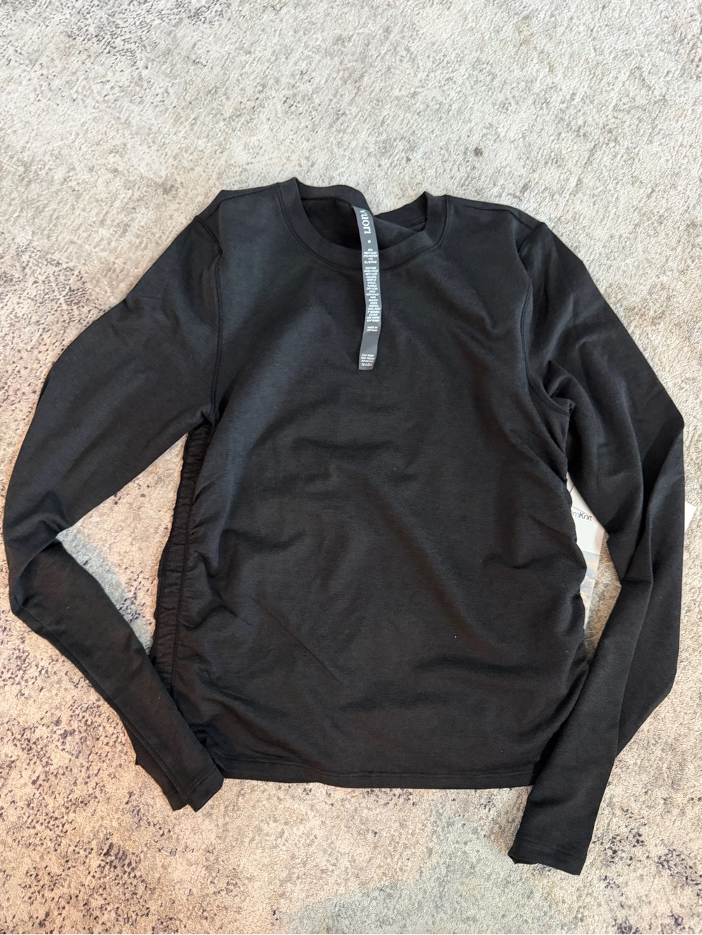 Vuori Black Long Sleeve Crewneck Top